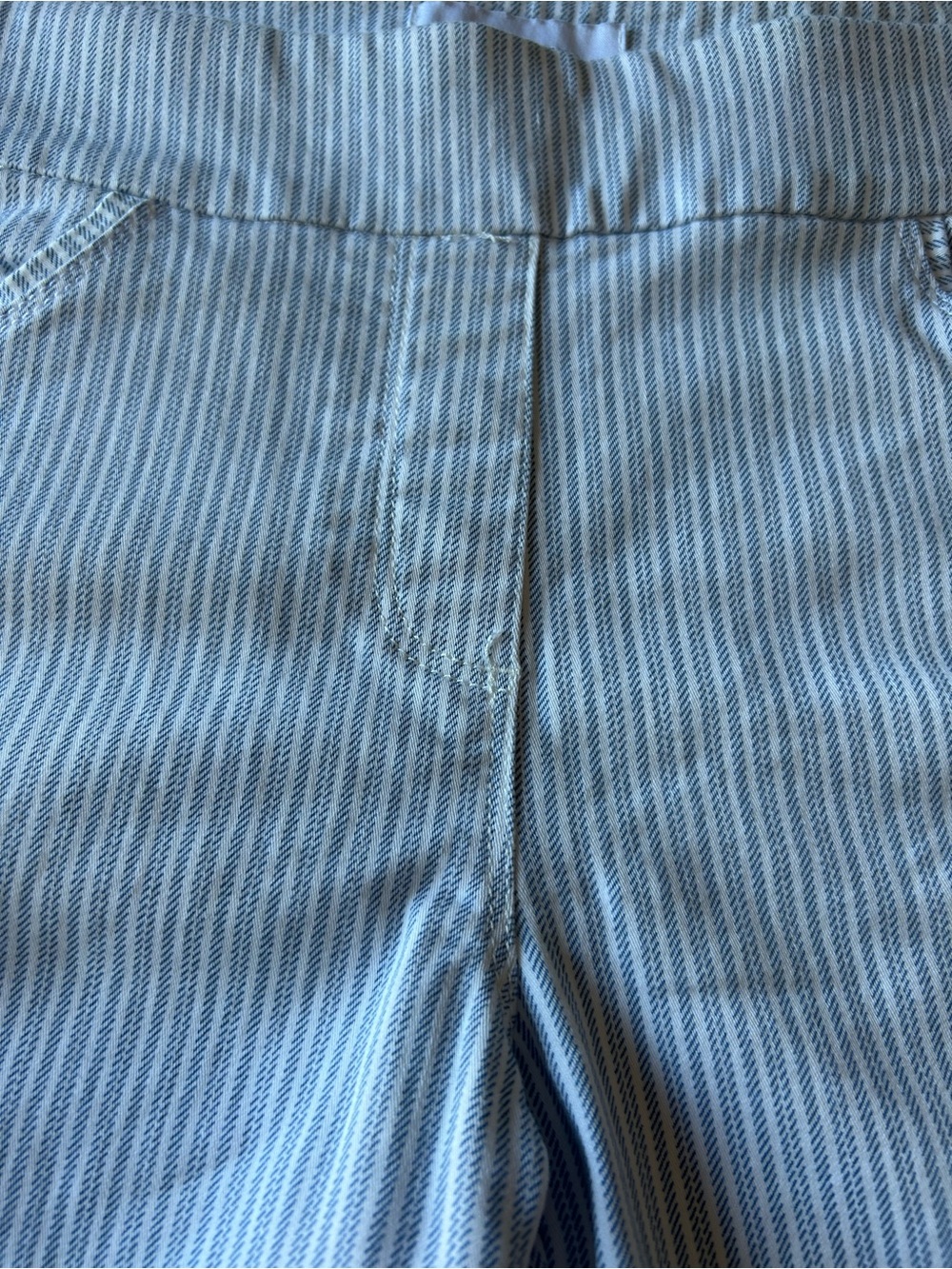 Liz Claiborne 2 Pairs Size 10 Pull-On Denim Shorts - Picture 7 of 12